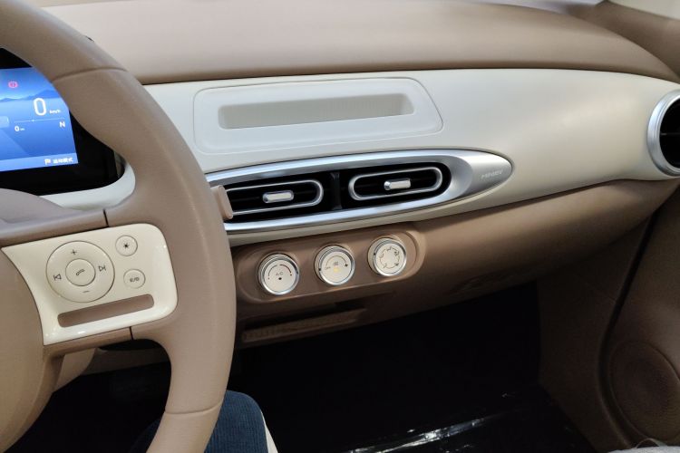 五菱汽车 宏光MINIEV 2025款 四门版 进阶款中控内饰16