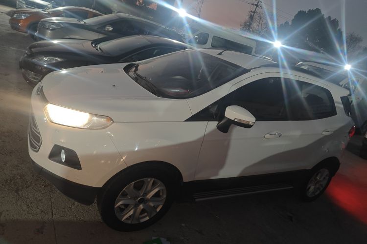 福特 翼搏 2013款 1.5L 自动风尚型车身外观4