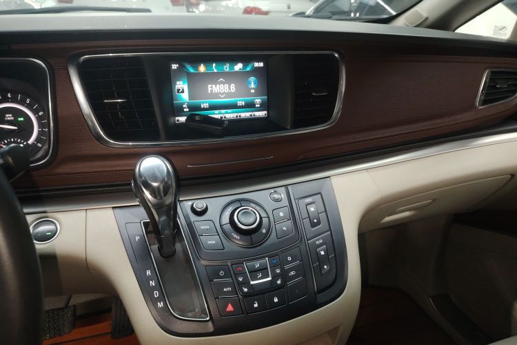 别克GL8 2017款 25S 豪华型 国V局部细节16