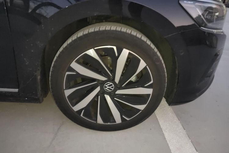 大众 帕萨特 2022款 330TSI 豪华版车身外观10