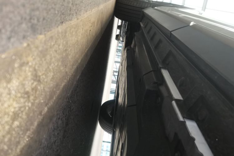 丰田 威兰达 2023款 2.0L CVT四驱豪华PLUS版局部细节9002