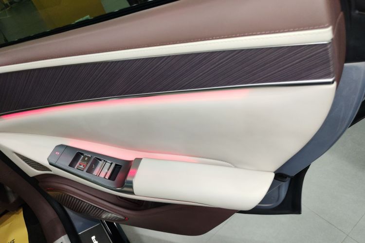 腾势Z9GT 2024款 1100四驱Ultra版中控内饰45