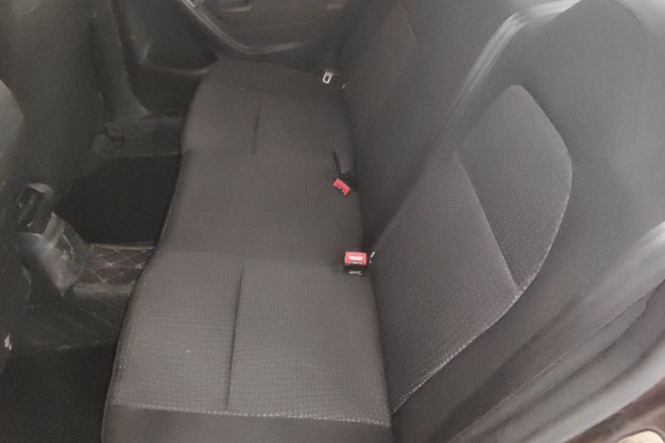 标致301 2014款 1.6L 手动舒适版中控内饰21