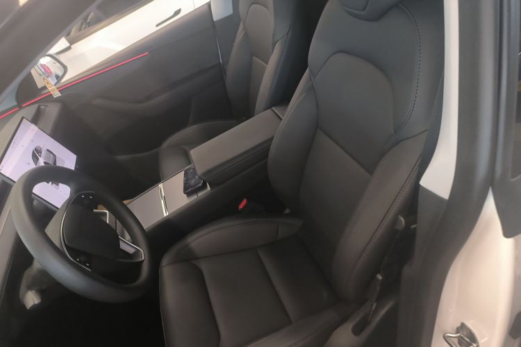 特斯拉 Model Y 2025款 改款 长续航全轮驱动版中控内饰19