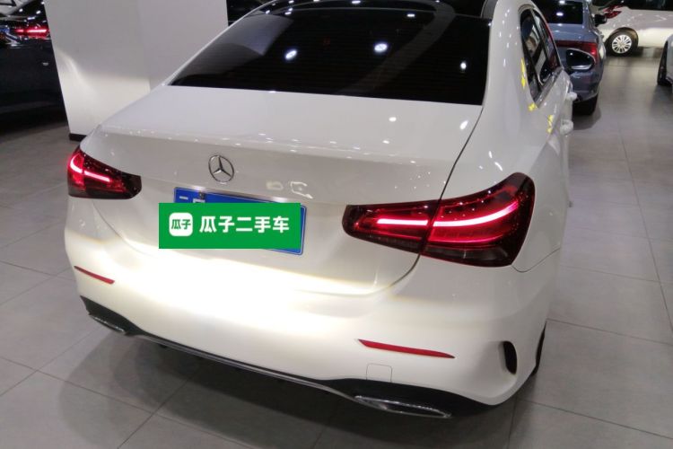 奔驰A级 2021款 改款 A 180 L 运动轿车车身外观7