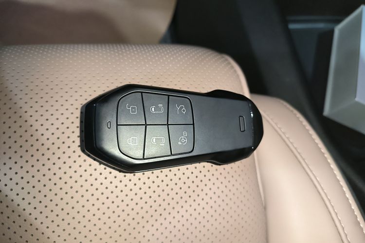 小鹏X9 2024款 702超长续航Max中控内饰11