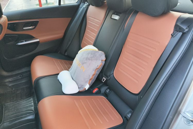 奔驰C级 2022款 改款 C 260 L 运动版中控内饰21