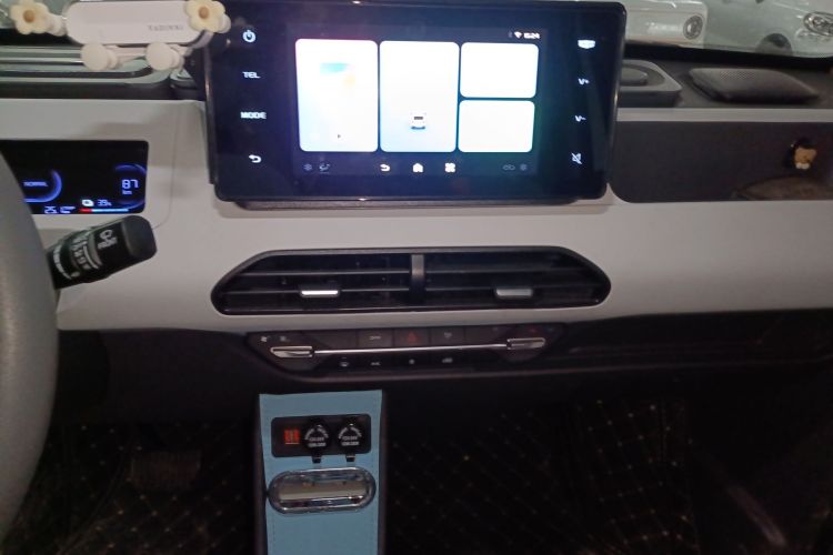 吉利银河 2023款 熊猫mini 200km 耐力熊中控内饰16