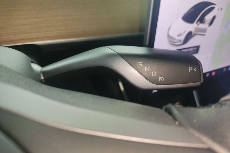 特斯拉 Model 3 2019款 标准续航后驱升级版局部细节18