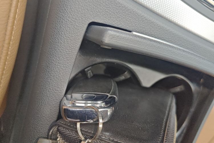 奥迪A6L 2016款 TFSI 技术型中控内饰7001