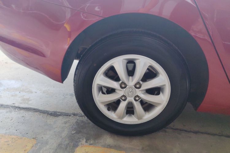 现代 瑞纳 2017款 1.4L 自动跃享版 国V车身外观56