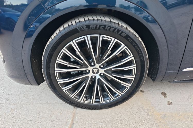 深蓝汽车 深蓝S09 2025款 四驱Ultra+ 高定版车身外观6001