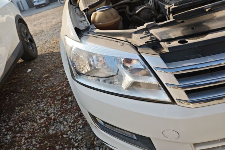 大众 桑塔纳 2015款 1.6L 手动风尚版车身外观8