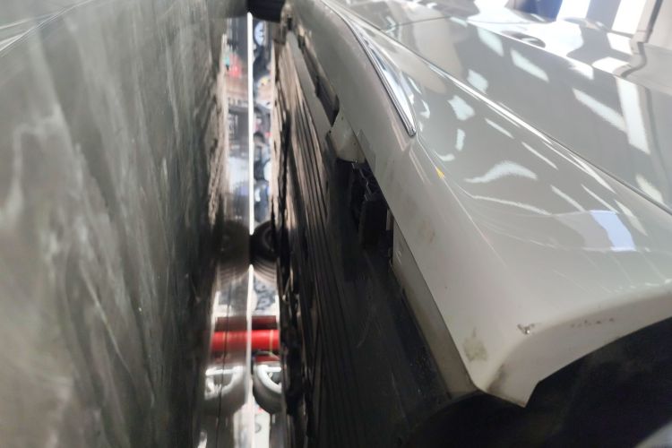 奔驰C级 2022款 C 200 L 运动版局部细节9002