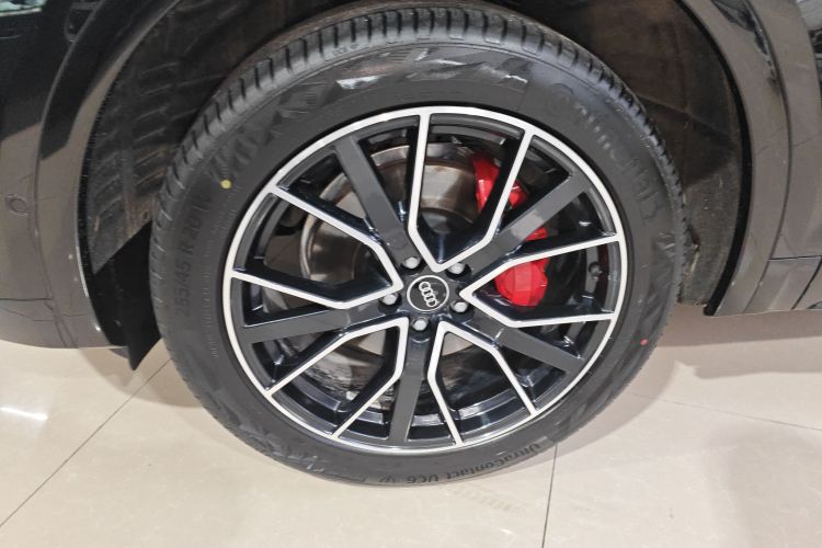 奥迪Q5L 2025款 45周年典藏版 45 TFSI 豪华动感型车身外观6007