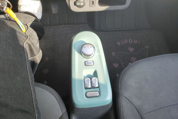 长安启源 长安Lumin 2022款 210km 香甜款中控内饰18