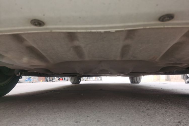 宝马5系 2014款 525Li 豪华设计套装局部细节9008