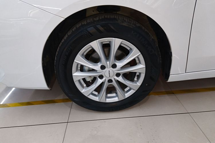 荣威i5 2023款 1.5L CVT豪华版车身外观6007