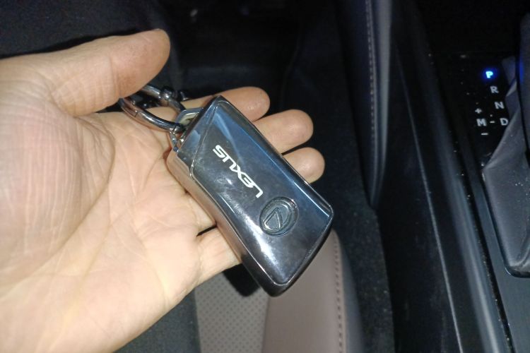 雷克萨斯ES 2023款 200 卓越版中控内饰11