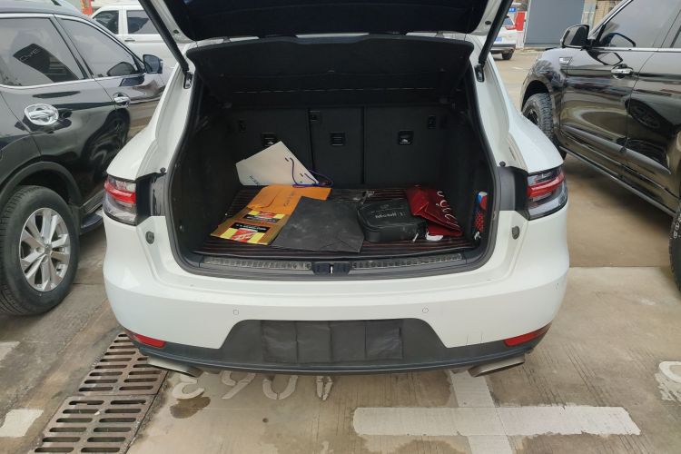 保时捷 2018款 Macan 2.0T机舱底盘23