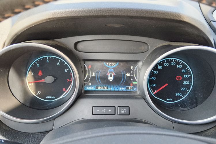 比亚迪 元 2016款 1.5L 手动豪华型中控内饰14