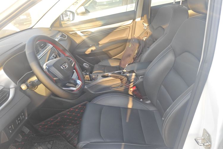 吉利汽车 帝豪 2019款 领军版 1.5L 手动向上亚运版 国VI中控内饰19