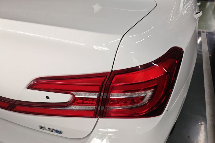 比亚迪 秦新能源 2017款 1.5T 尊贵型车身外观9