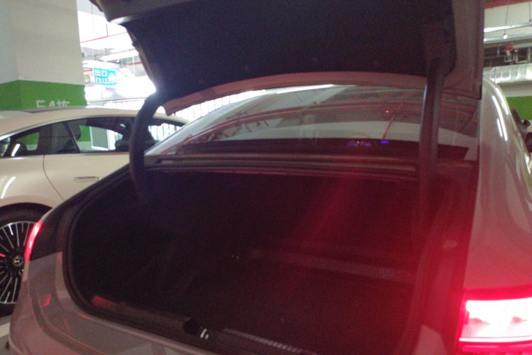 奔驰EQE 2022款 350 先型特别版机舱底盘23