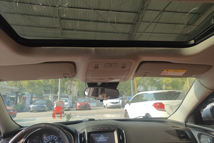 别克 君威 2015款 1.6T 精英技术型中控内饰22