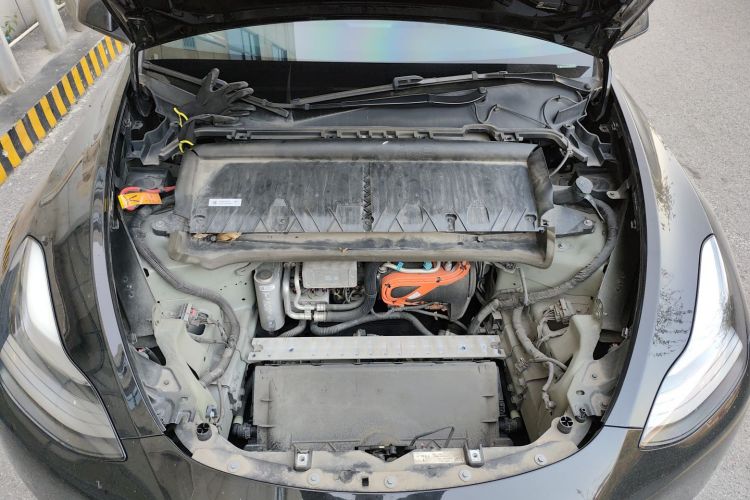 特斯拉 Model Y 2021款 标准续航后驱版机舱底盘24