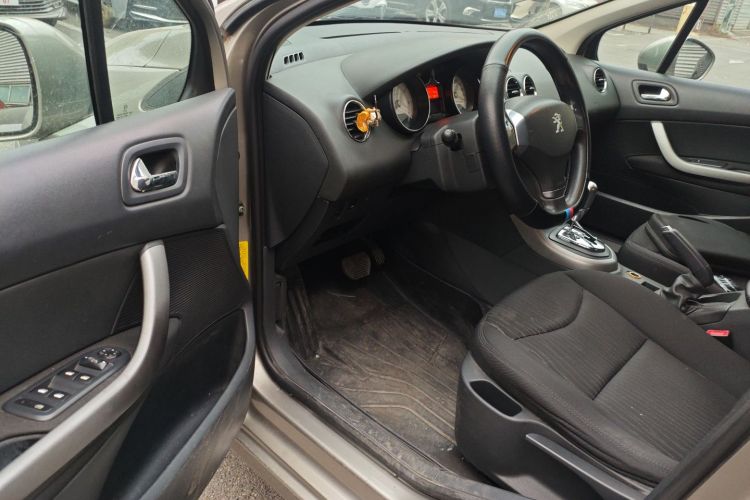 标致408 2013款 2.0L 自动舒适版中控内饰20