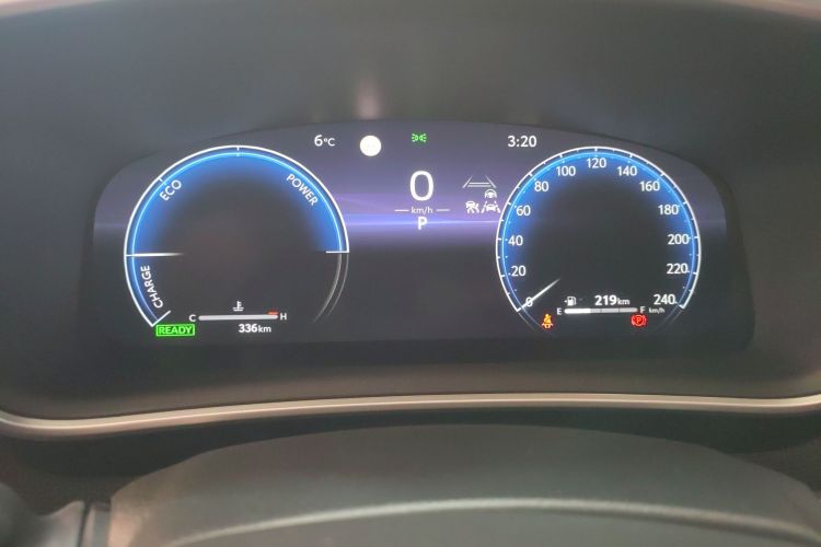 丰田 雷凌 2024款 智能电混双擎 1.8L 豪华版中控内饰14