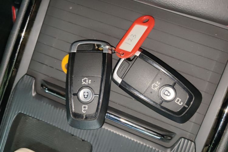 福特 蒙迪欧 2023款 EcoBoost 180 舒雅型中控内饰11