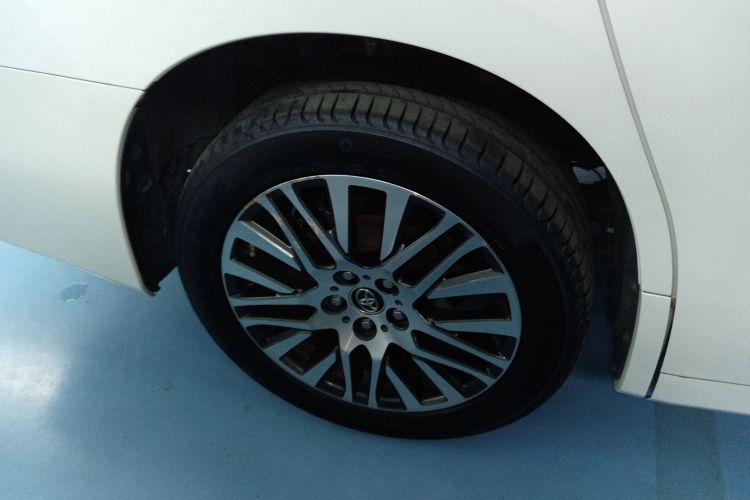 丰田 埃尔法 2018款 3.5L 豪华版车身外观6008