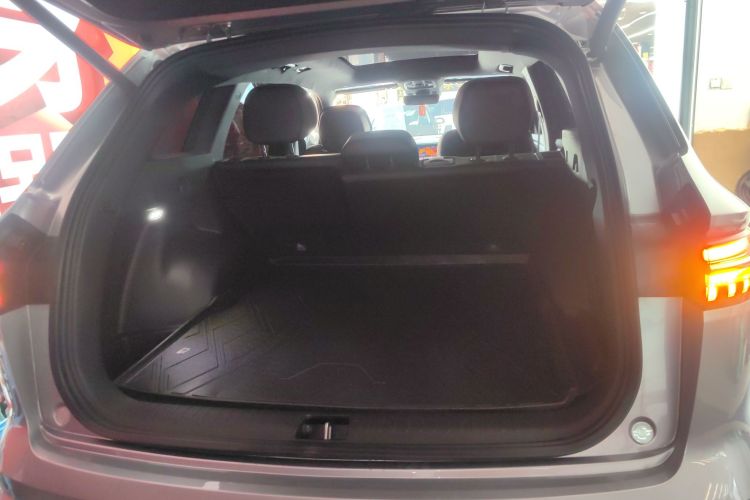 吉利汽车 星越L 2025款 东方曜 2.0TD 自动揽星版机舱底盘23