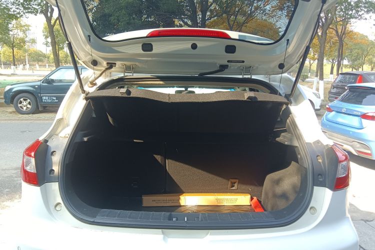 江汽集团 瑞风S2 2017款 1.5L CVT豪华型机舱底盘23