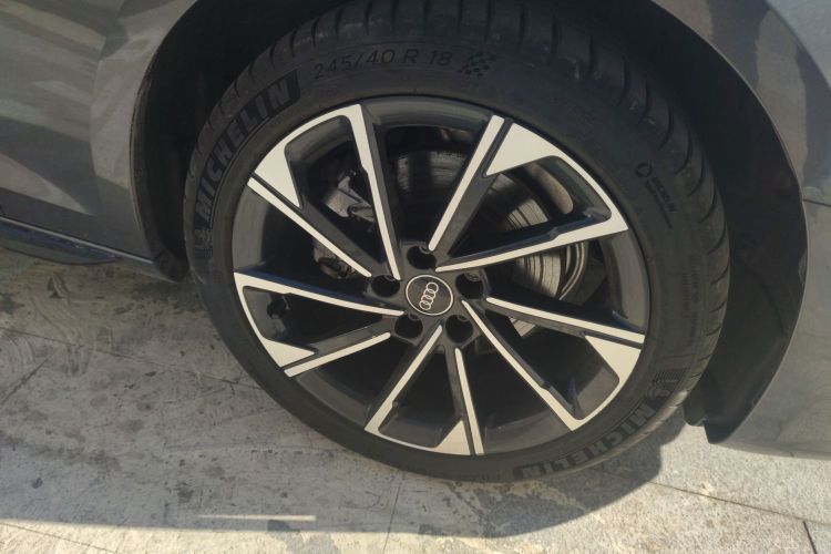 奥迪A4L 2023款 40 TFSI 豪华动感型车身外观10