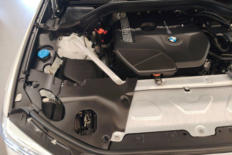 宝马X3 2020款 xDrive28i 豪华套装机舱底盘25
