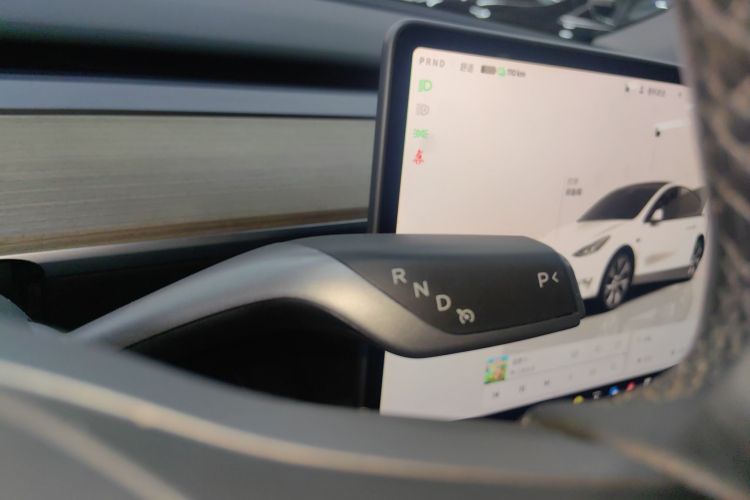 特斯拉 Model Y 2022款 改款 后轮驱动版中控内饰18