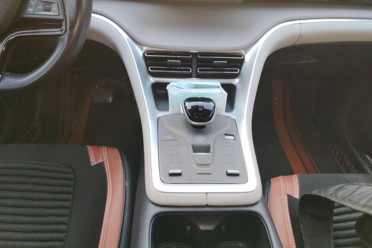 比亚迪 宋Pro新能源 2023款 冠军版 DM-i 71KM超越型中控内饰18