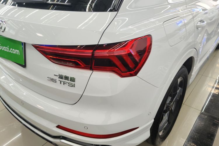 奥迪Q3 2024款 35 TFSI 时尚动感型车身外观9