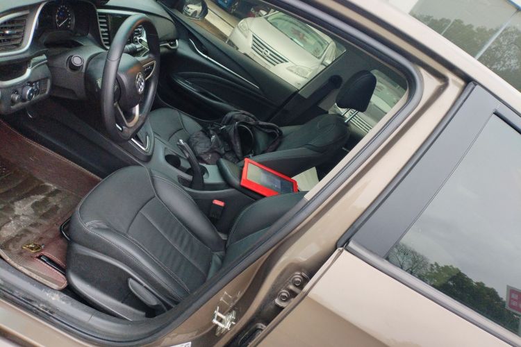 别克 英朗 2015款 15N 自动豪华型中控内饰19