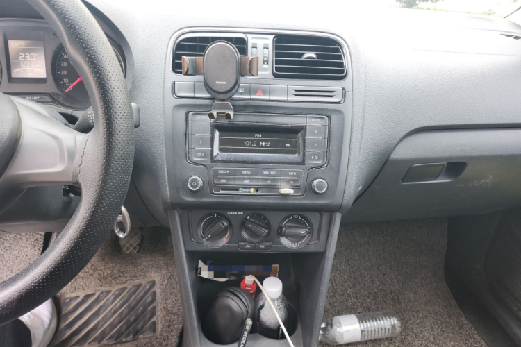 大众 Polo 2016款 1.4L 手动风尚型中控内饰16