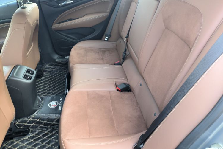 别克 君威 2017款 20T 精英型中控内饰21