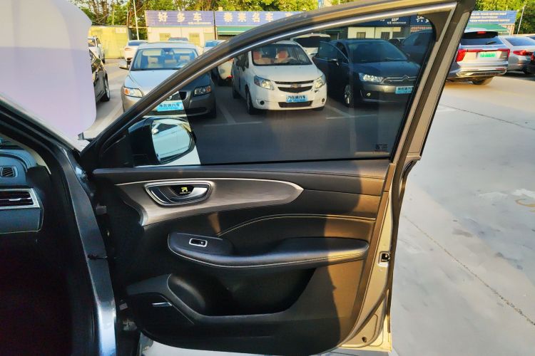 荣威RX5 2020款 PLUS 300TGI 自动Ali国潮旗舰版中控内饰7005