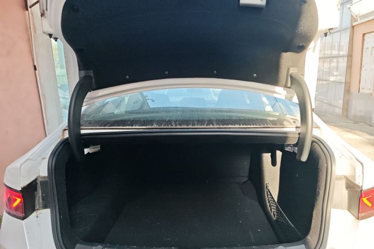 比亚迪 秦PLUS 2023款  冠军版 DM-i 120KM超越型局部细节23