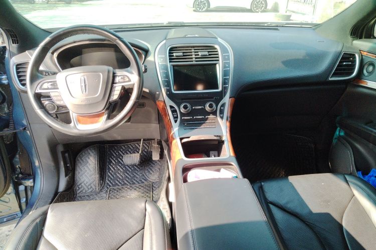 林肯 航海家(进口) 2019款 2.0T 四驱尊雅版 国VI中控内饰7002