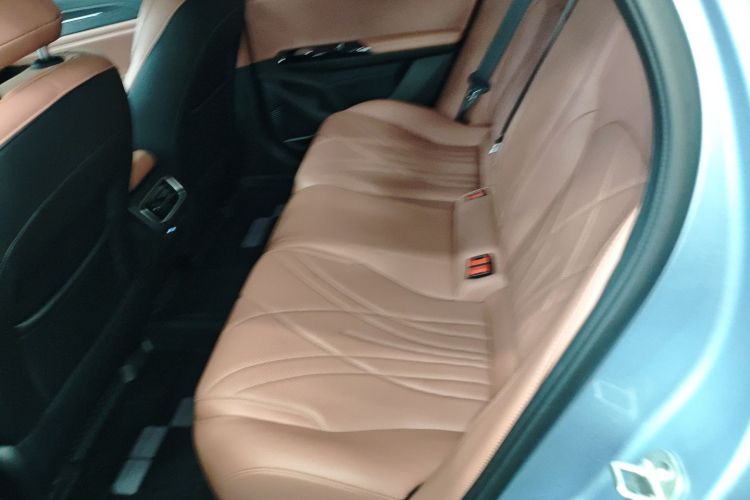 吉利银河 银河L6 2025款 EM-i 140km 星舰版中控内饰21