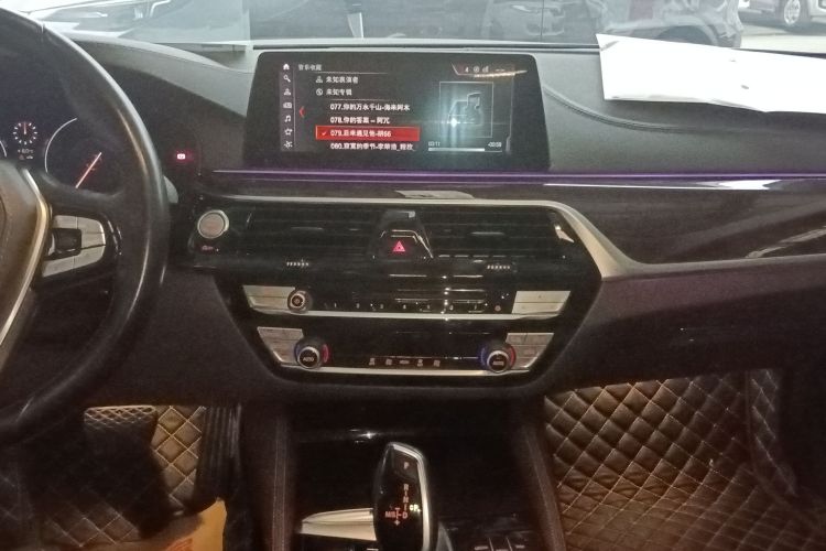 宝马5系 2019款 525Li 豪华套装局部细节16