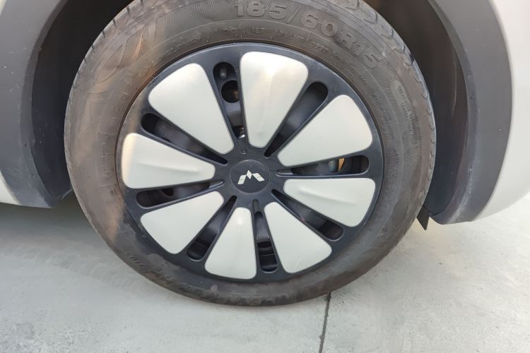 五菱汽车 五菱缤果 2023款 333km 灵犀互联+款车身外观10